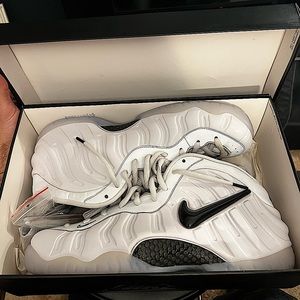 Air Foamposite pro AS QS. Size 15. Never worn, great condition. Box included.